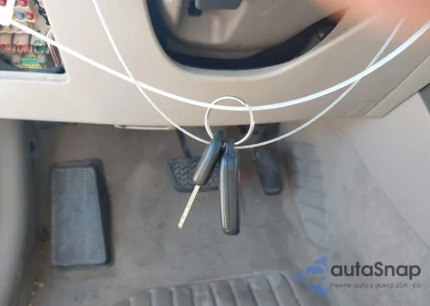 2005 Toyota Camry Le из США, поврежденный, VIN 4T1BE32K35U078245